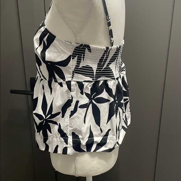 Free Asembly Black and White Floral Women's Top - Picture 4 of 8